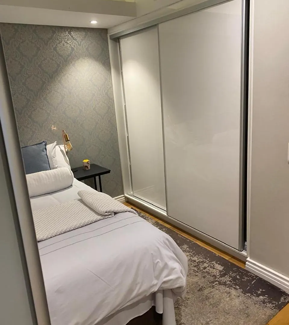 Modern Apartment In The Docklands, De Waterkant, Cape Town Stunning Views, Gorgeous Pool Deck 0*,  Südafrika