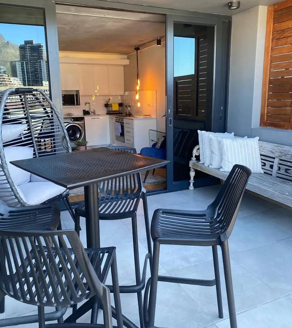 Modern Apartment In The Docklands, De Waterkant, Cape Town Stunning Views, Gorgeous Pool Deck
