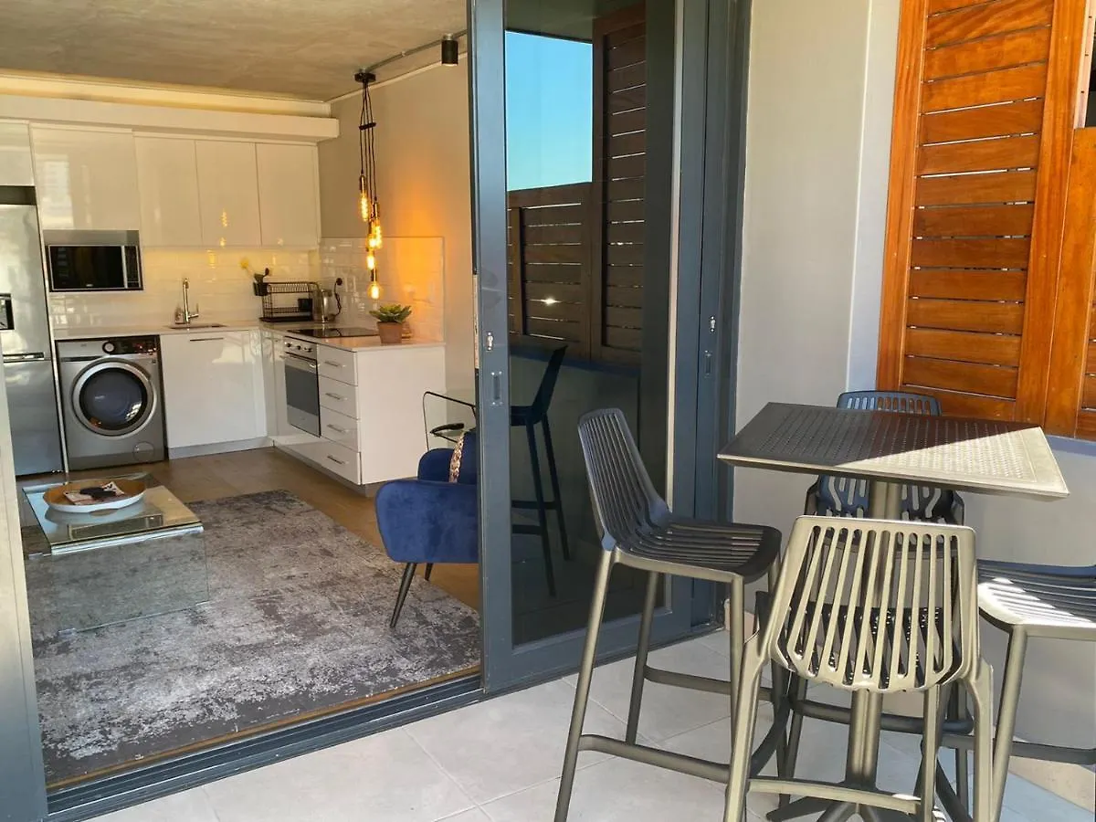 Modern Apartment In The Docklands, De Waterkant, Cape Town Stunning Views, Gorgeous Pool Deck